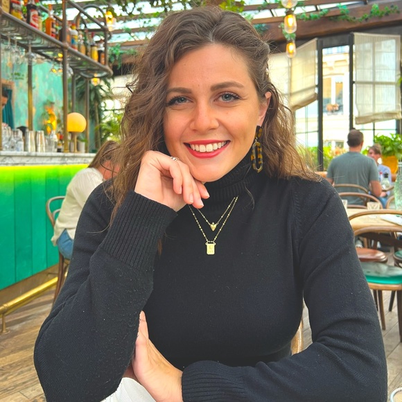 Meet your Posher, Mary - Picture 1 of 2